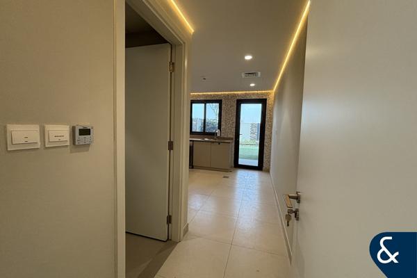 Fully Upgraded | Single Row | Landscaped